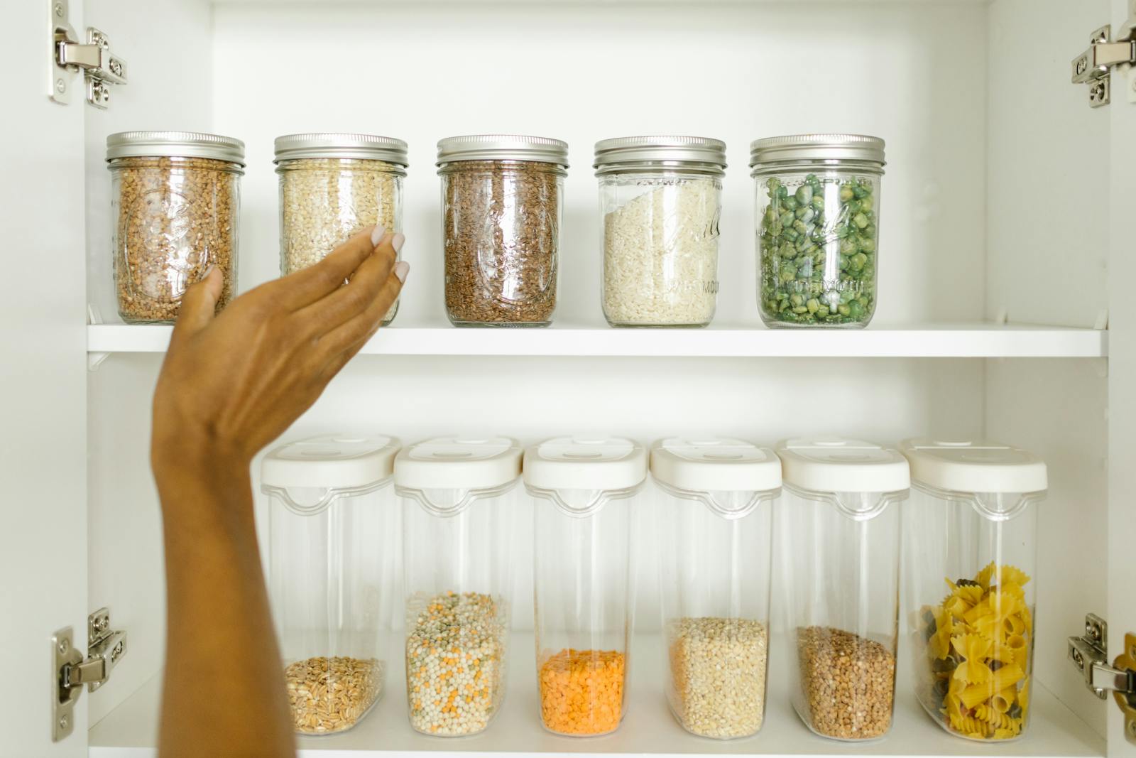 organized pantry shelves