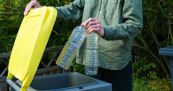 Red warnings issued to hundreds of recycling rule breakers