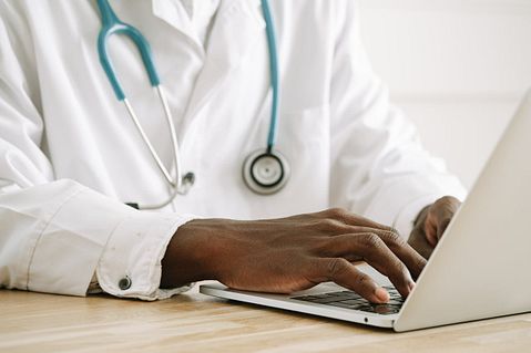 9 Best Healthcare Penny Stocks to Buy According to Hedge Funds