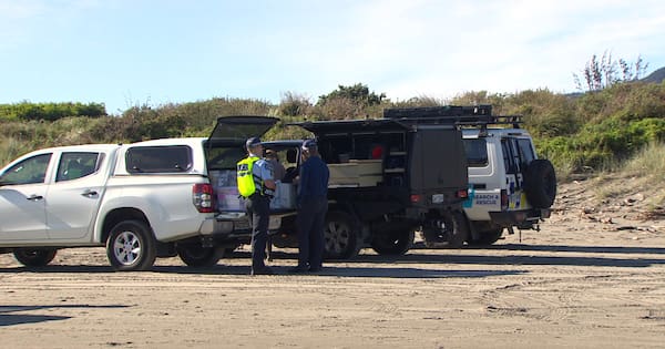 Body found in burnt out car on Kapiti Coast beach