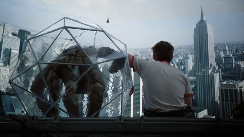 Rocky and Ryland looking at a simulation of New York in Project Hail Mary