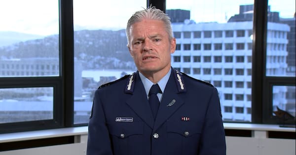 Top cop to 'consider other options' if McSkimming doesn't pay back hotel stays