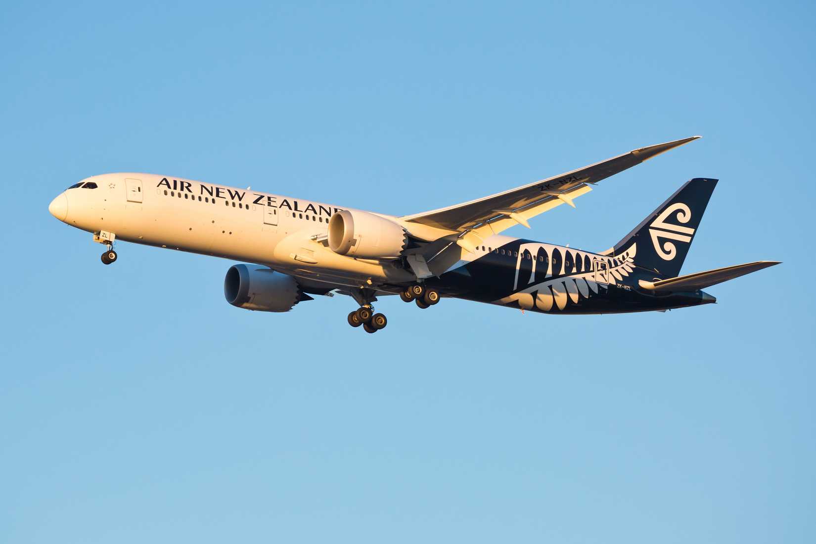 Air New Zealand 787-9 on approach