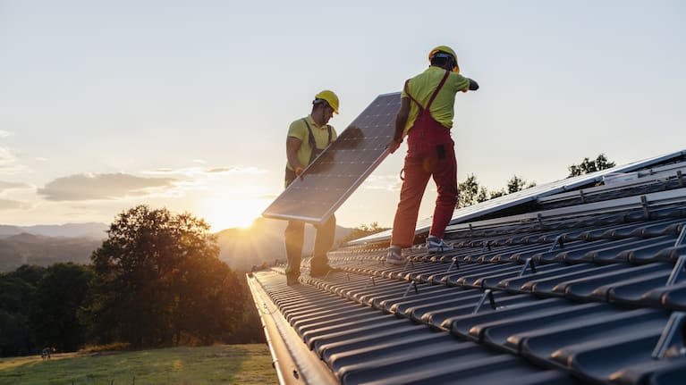 The average New Zealand home solar installation costs $16,500.