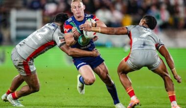 Warriors deny Dolphins to move back into NRL's top two