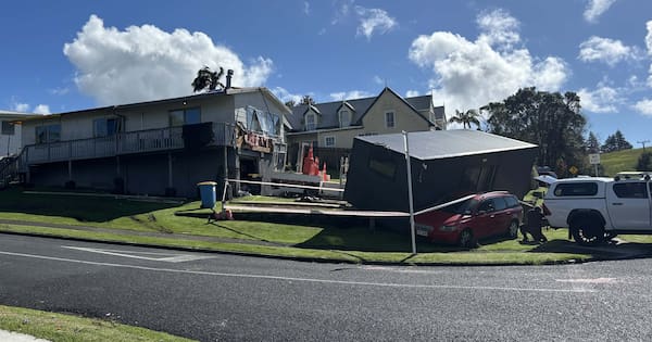 Flood warnings for Whanganui, tornado damages Tauranga homes