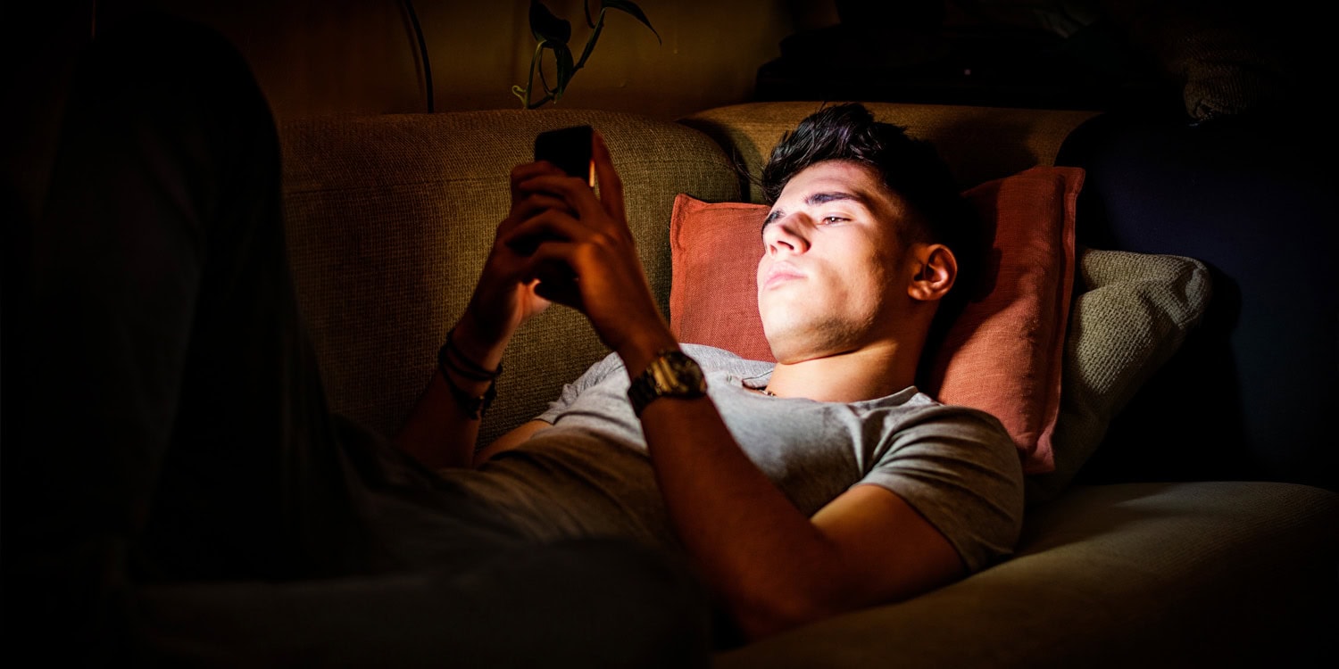 Anxious young adults are more likely to develop digital addictions