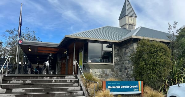 Mackenzie councillor questions new hirings
