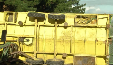 Tractor-trailer crash closes Auckland motorway, one seriously injured