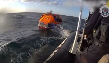 Queensland divers saved after drifting for 20 hours in rough waters