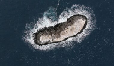 "Dirty iceberg" found to be new island