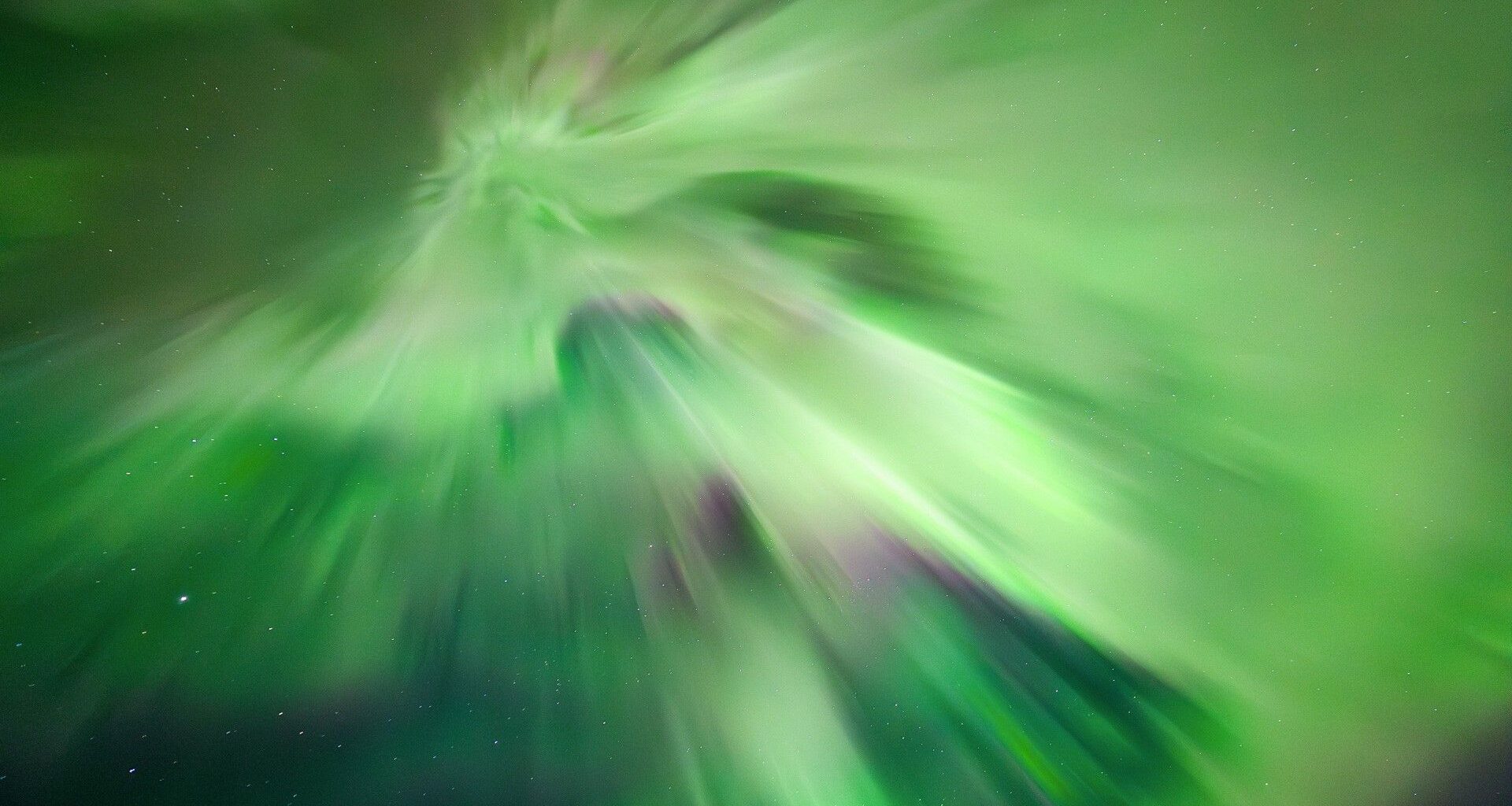 Aurora expert captures rare pulsating northern lights in remarkable detail