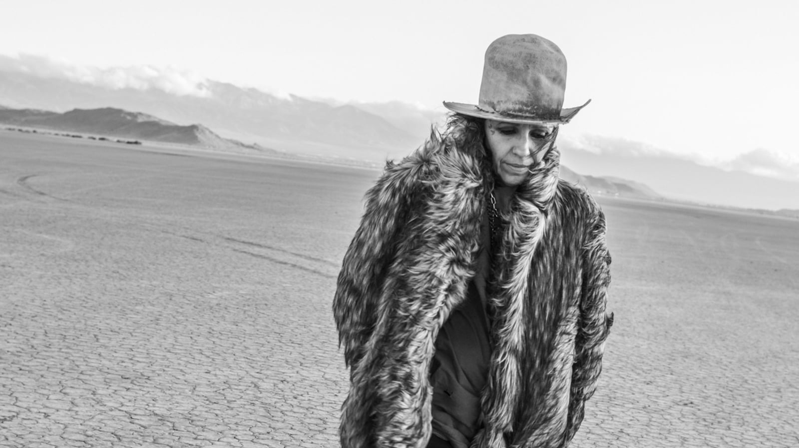 Linda Perry to receive international award at The Ivors