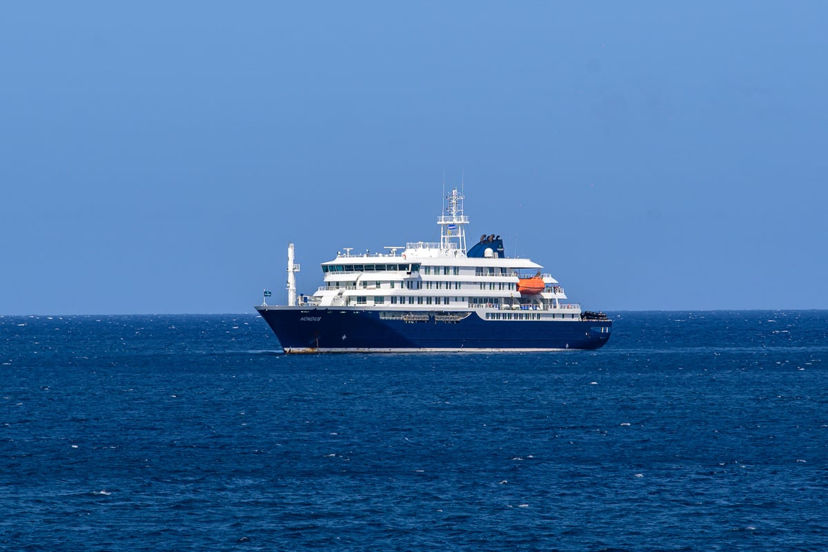 Hantavirus cruise ship latest: British crew member evacuated as Canary Islands reject boat docking