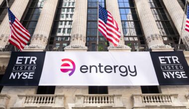 This AI dark horse sector keeps winning. Stick with the trade, analyst says
