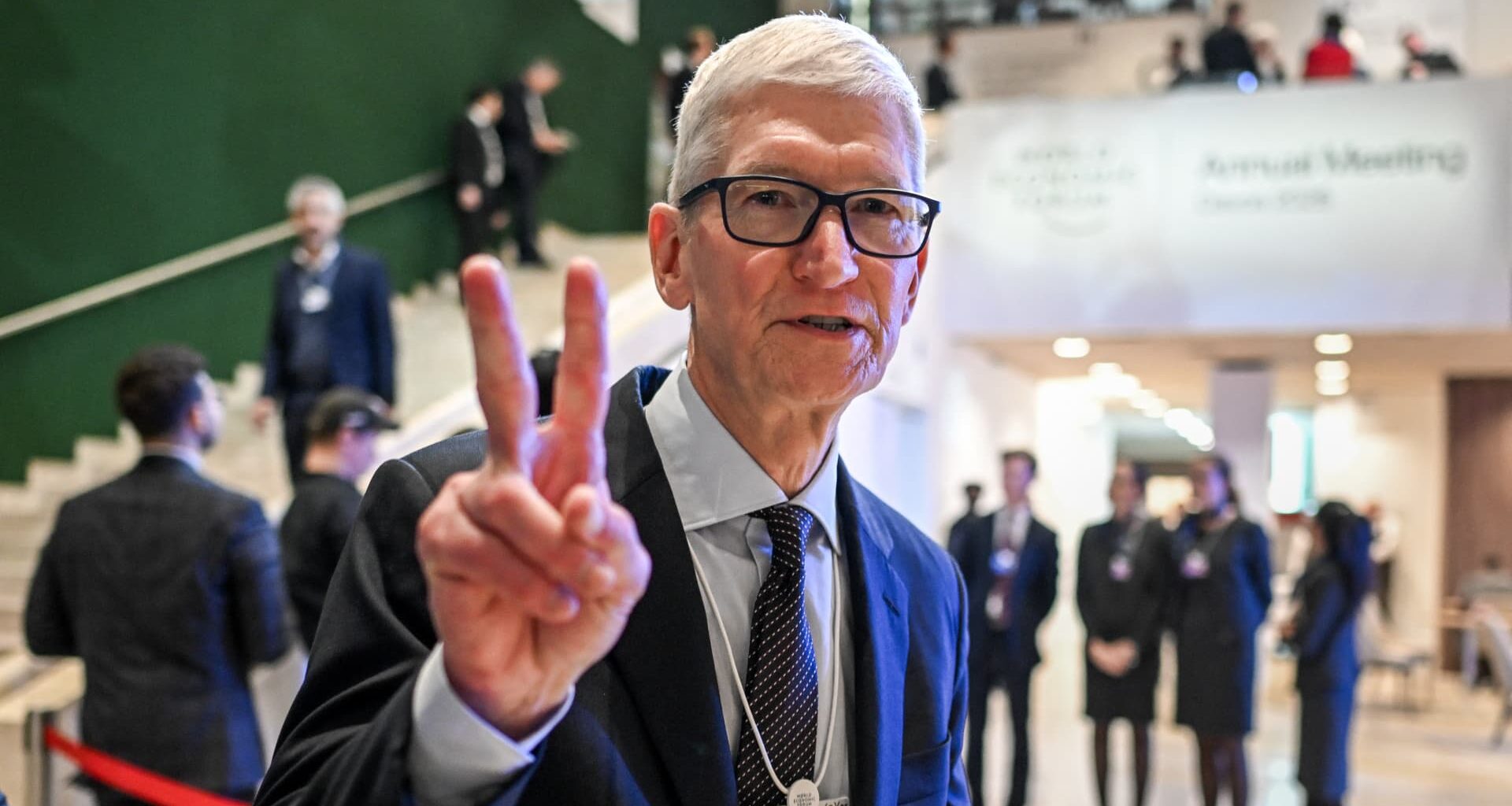 Apple's R&D spending climbs to 10% of revenue on AI investments