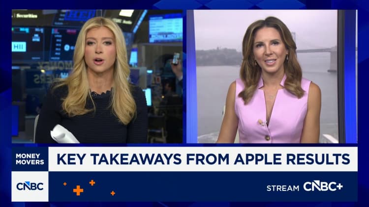 Apple jumps on Q2 beat, guidance