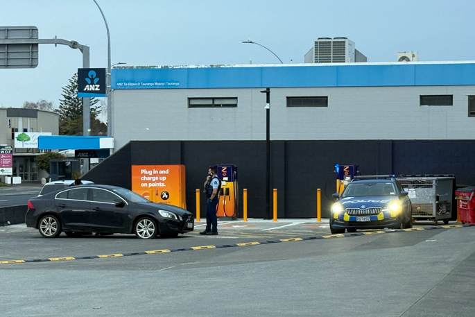SunLive - Two arrested after Tauranga pursuit
