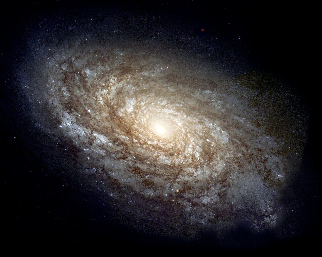 Capturing images of galaxies, like this image of In 1995, NGC 4414 doesn't tell us much about the nature of the galaxy (Credit : The Hubble Heritage Team)