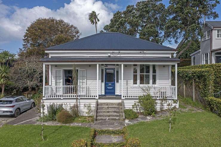 Inside the stunning Auckland home of Patrick Reynolds and his wife, writer Maria Majsa. The couple are downsizing to live in a city apartment. Photo / Supplied