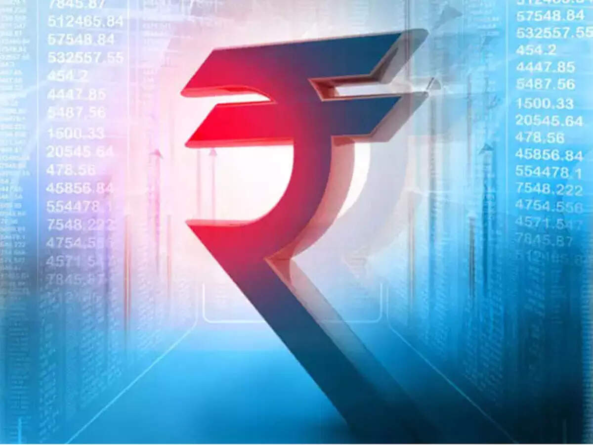 <p>The Indian rupee strengthened against the US dollar on Friday. This rise was driven by easing crude oil prices and positive developments in geopolitical tensions. </p>