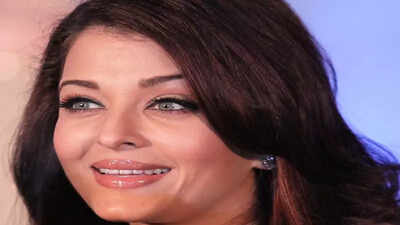 Aishwarya Rai Bachchan And Aaradhya Bachchan Give Cannes Its Most Emotional Bollywood Moment Yet 