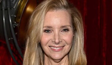 Lisa Kudrow breaks the 'Friends' bond with her explosive claims?