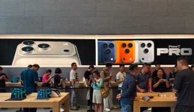 Samsung's phone delay handed Apple an opening for a big iPhone year
