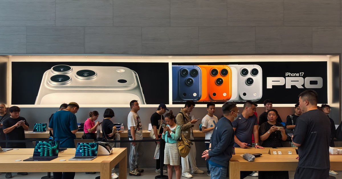 Samsung's phone delay handed Apple an opening for a big iPhone year
