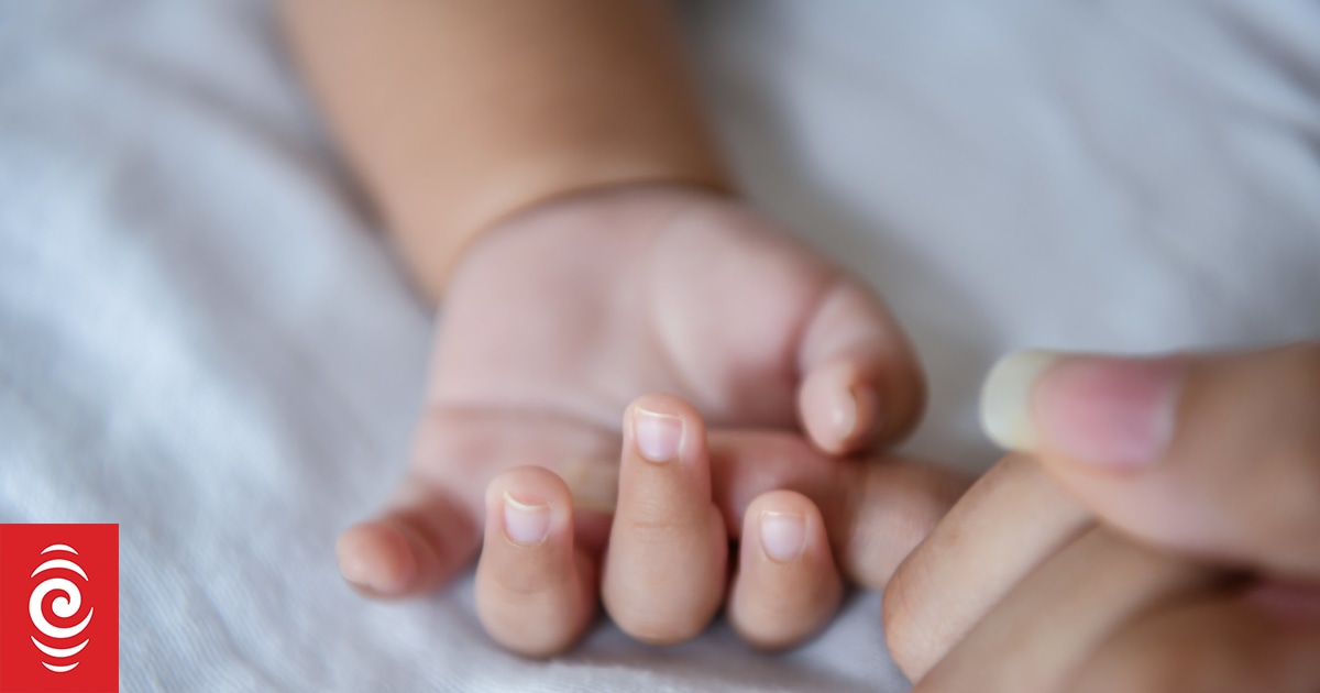Baby who died on mother's chest not regularly checked by midwife