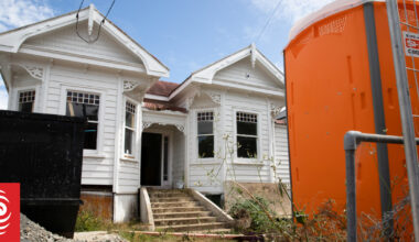 Fate of reclusive gold panner David Hart remains a mystery after body found encased in concrete at Auckland home