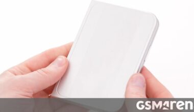 iPhone Ultra dummy unit stars in hands-on video