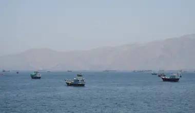 Iran Blockades Strait of Hormuz Amid Escalating Regional War