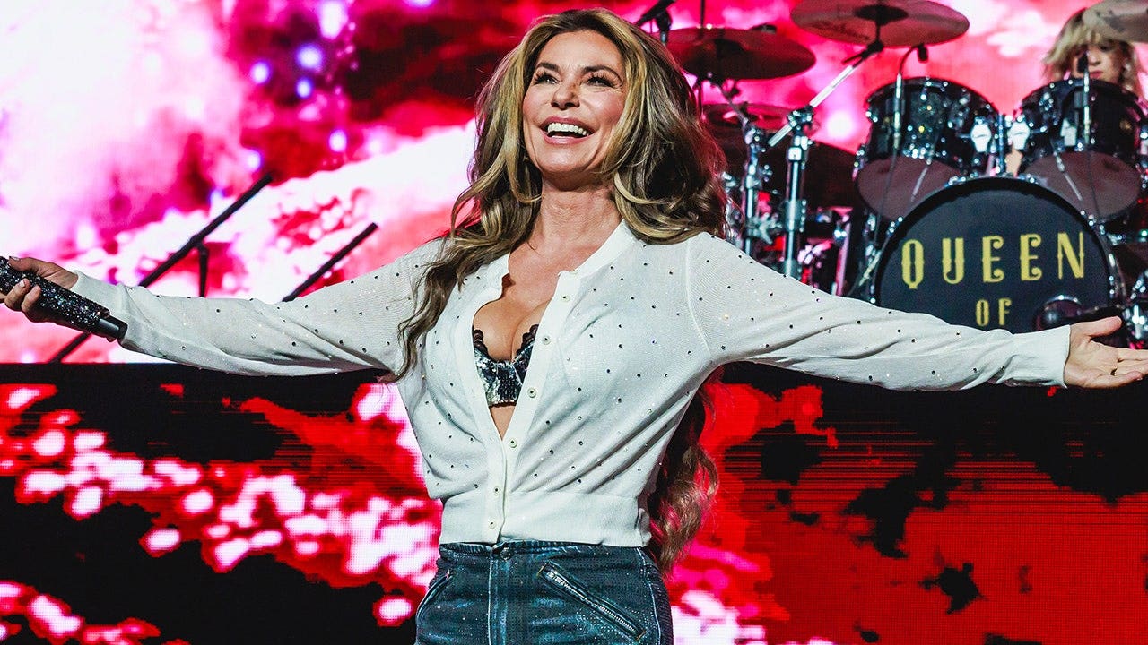 Shania Twain hints at new single with a pair of cryptic Instagram posts