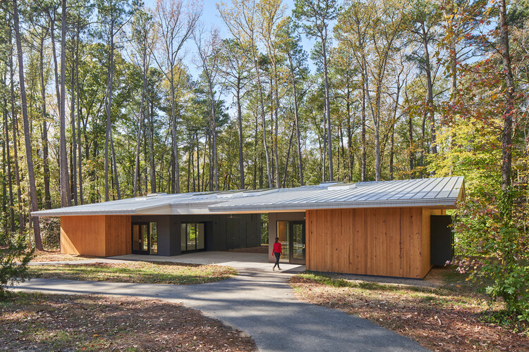 Dogtrot House: Vernacular Knowledge and Climate-Responsive Design - Image 2 of 41