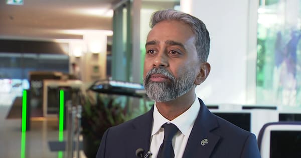 Air NZ boss talks redundancies and reduced flights amid $300m loss