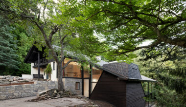 Belfountain House / UUfie | ArchDaily