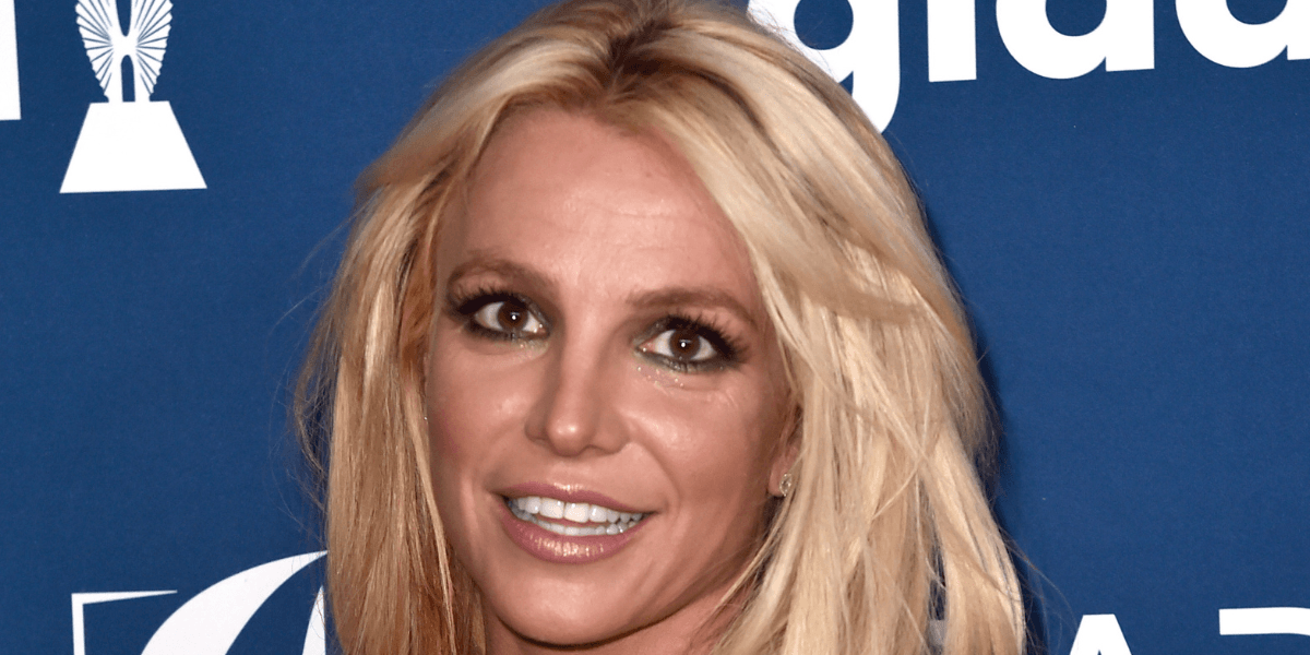 Britney Spears' team fires back after singer accused of 'barking and carrying knife' in restaurant