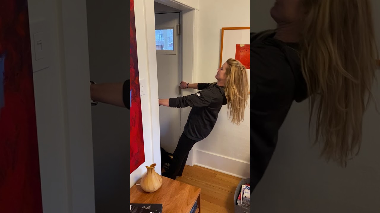 Doorframe Body Row - Isolation Workouts - YouTube