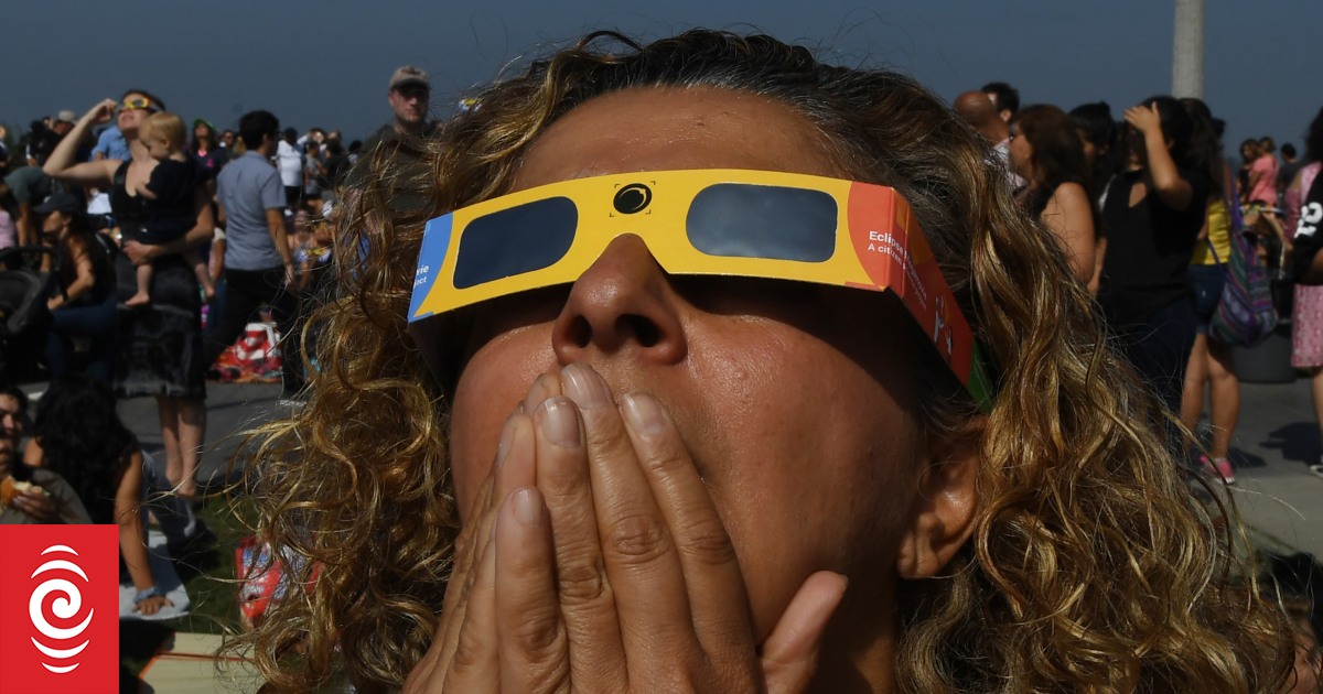 Five-minute solar eclipse in WA's north to attract thousands to 'middle of nowhere'