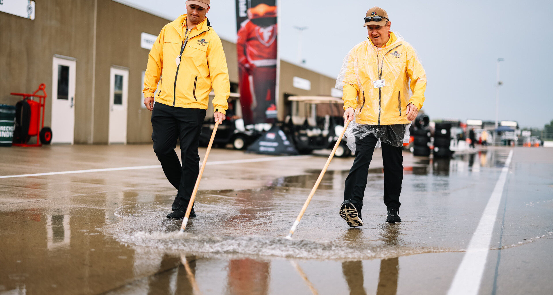 Rain forces Indianapolis 500 qualifying postponement