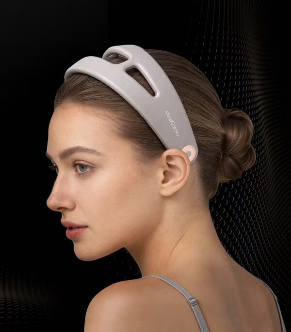 Dreame ecosystem partner MindGalaxy Unveils UnaBand: A Brain-Powered Wearable for Menstrual Comfort