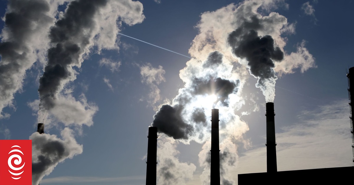Climate law changes have 'clearly struck a nerve' - experts