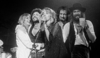 Fleetwood Mac’s ‘Everywhere’ Becomes A Rare Longstanding Smash For The Band