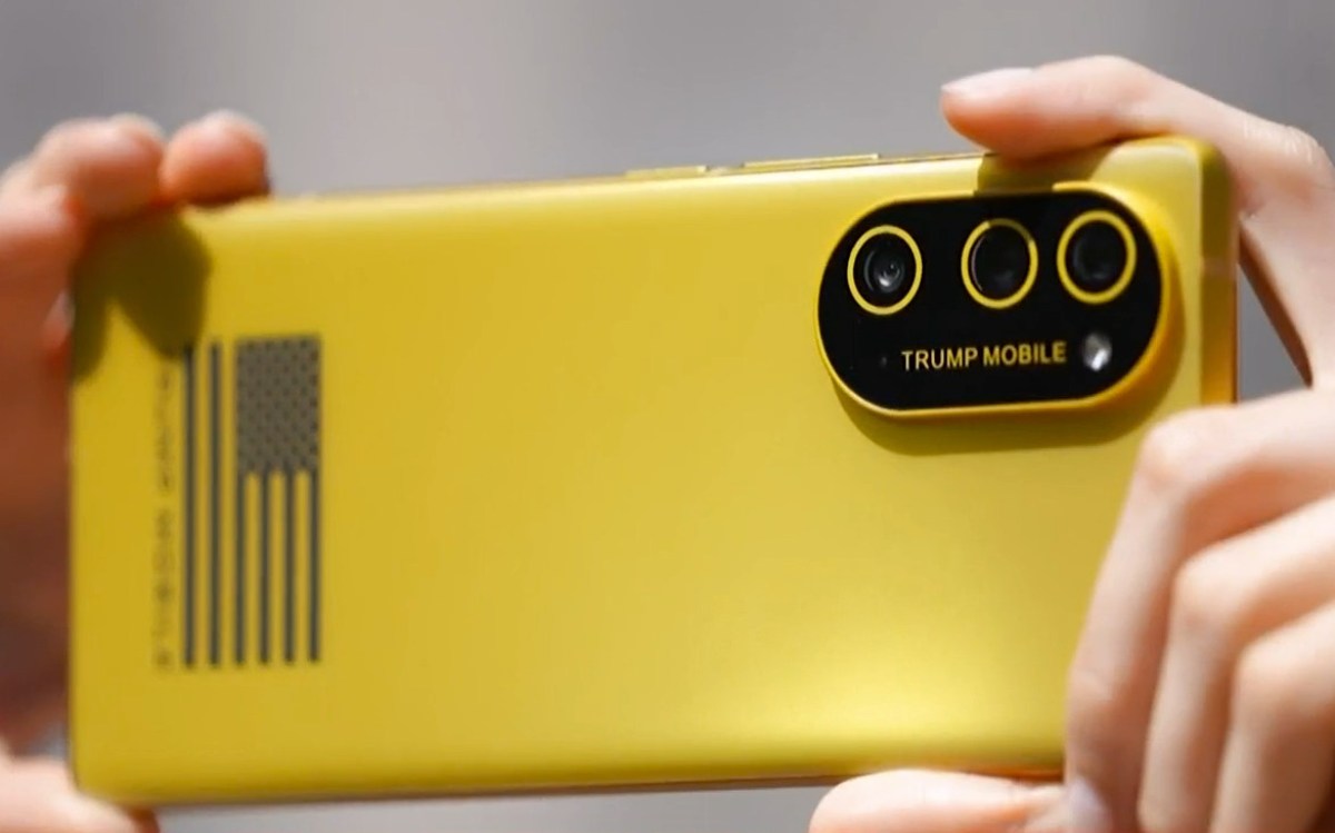 Media outlets start receiving the first Trump Mobile T1 Phone units, launch is imminent
