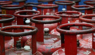 India faces LPG gap of 400,000 barrels a day as energy crisis goes on
