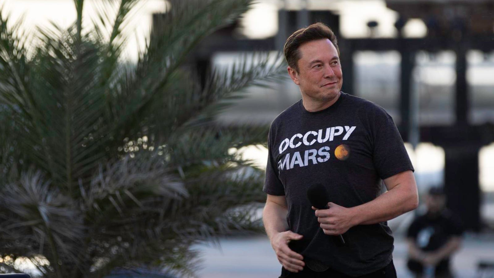 SpaceX’s Mars Colony Plan—And Musk Payout—Worries Analysts