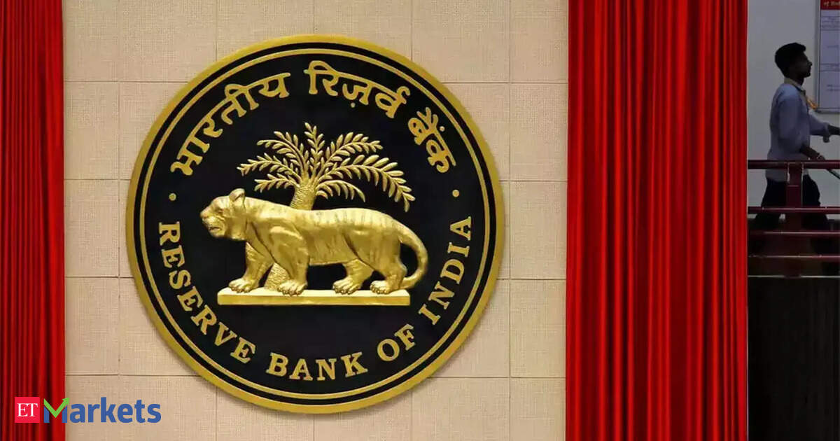 RBI helping hand muscles breathing room for rupee, cools forward premiums