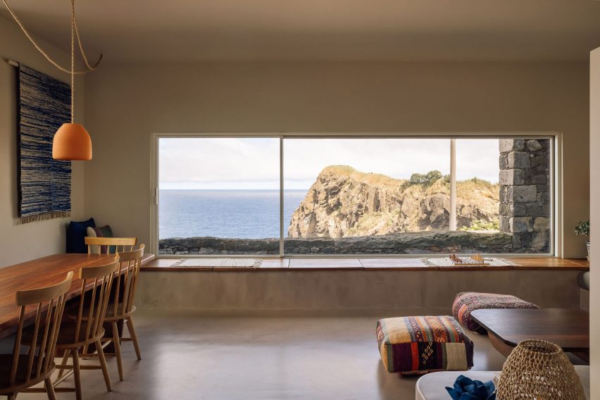 The Blue House Atelier Backlar window seat