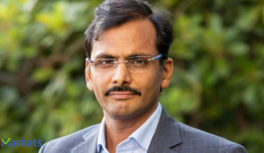 Markets to enter prolonged “drag phase,” not deep correction: Vikas Khemani